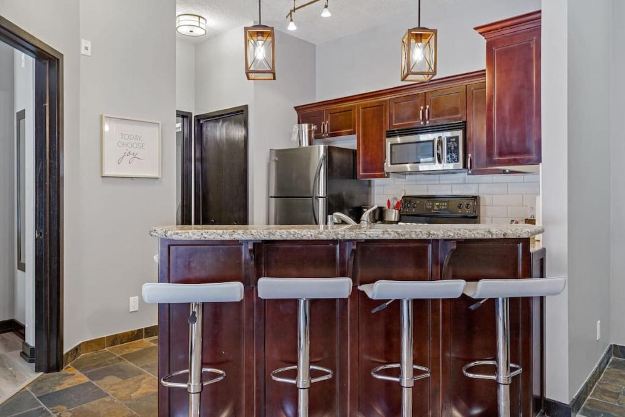 Nature's Nook By Instant Pool & Hottub Holiday home Canmore