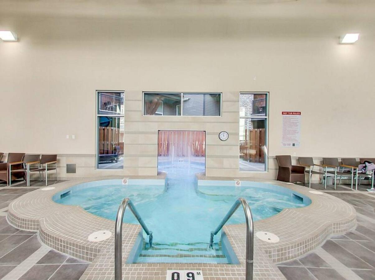 Holiday home Nature's Nook By Instant Pool & Hottub Canmore