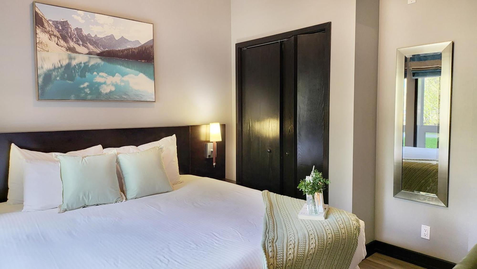 Nature's Nook By Instant Pool & Hottub Holiday home Canmore