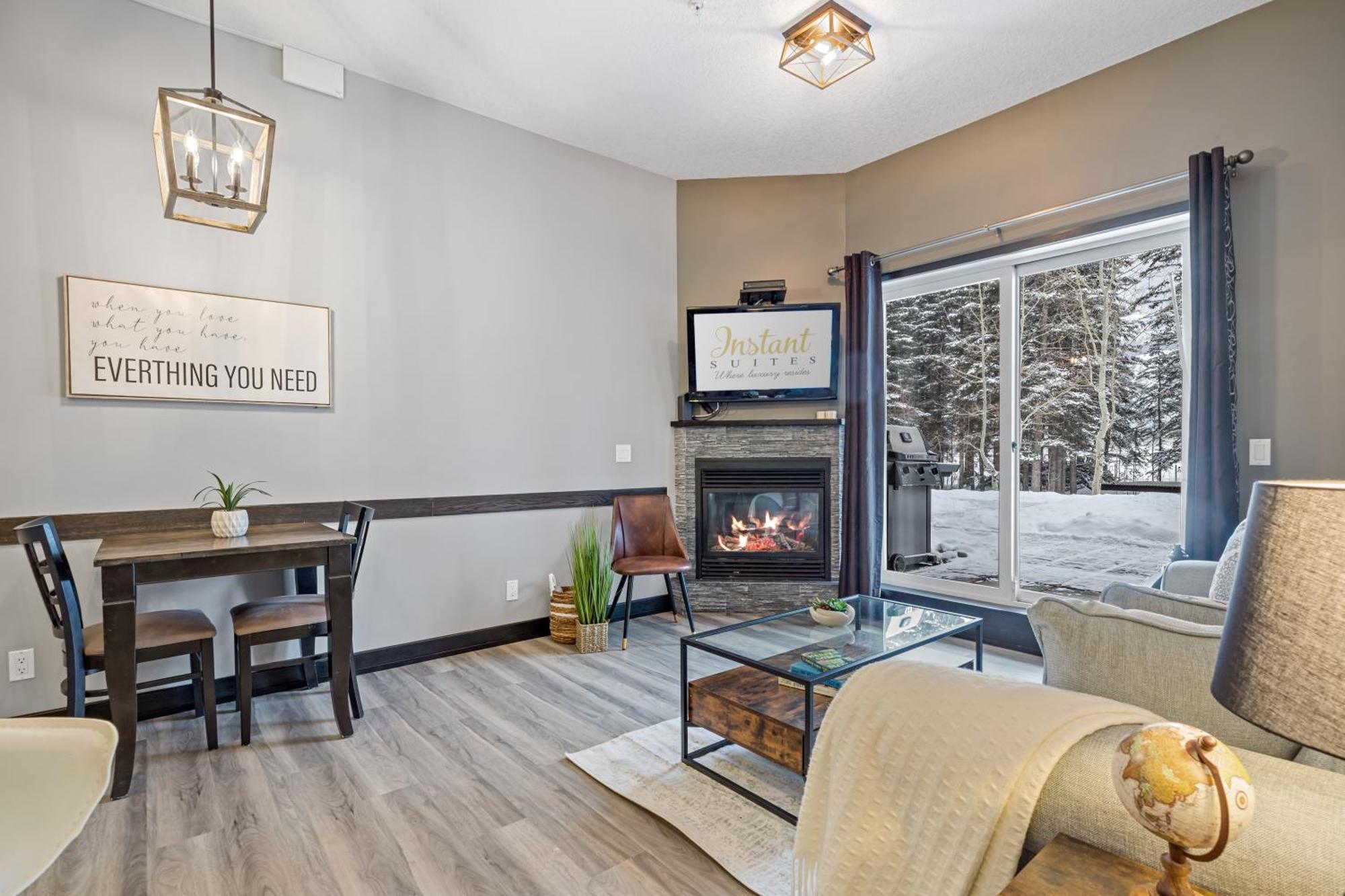 Holiday home Nature's Nook By Instant Pool & Hottub Canmore